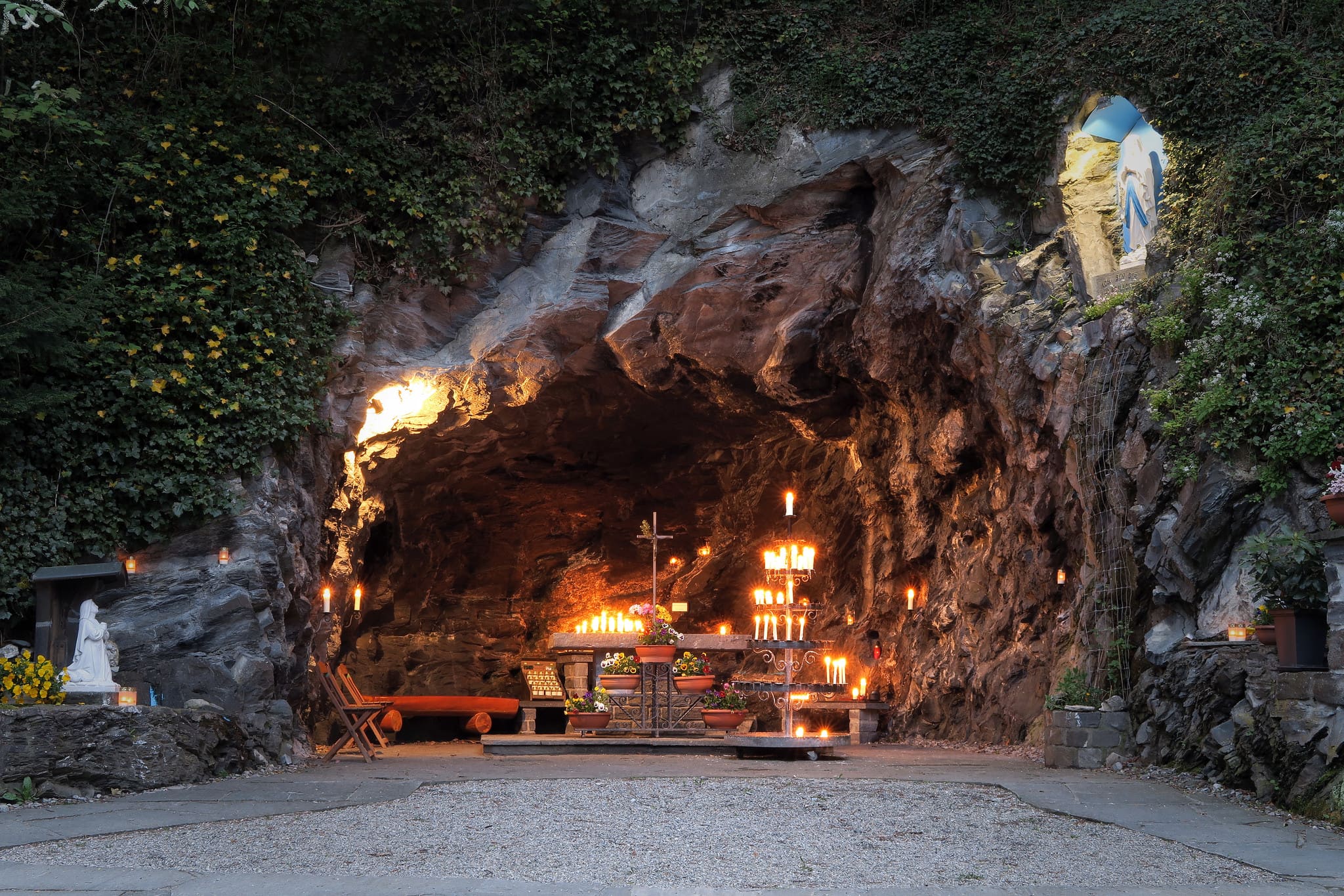 fiaccolata grotta di lourdes